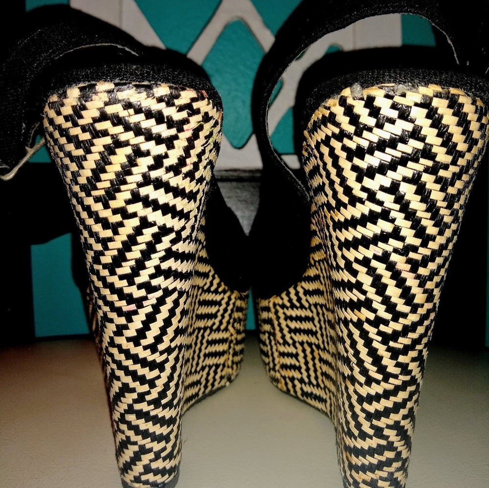 Black and White Wedges - Picture 8 of 8